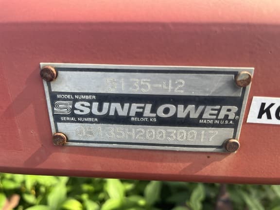 Image of Sunflower 5135-42 equipment image 1