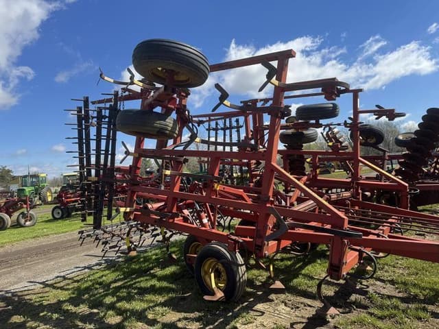 Image of Sunflower 5231 equipment image 2