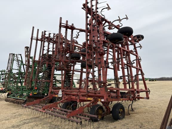 Image of Sunflower 5551-48 equipment image 3