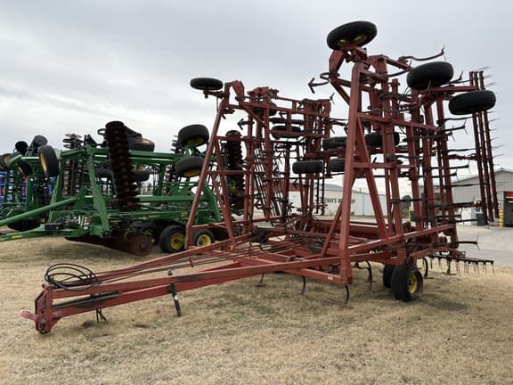 Image of Sunflower 5551-48 equipment image 1