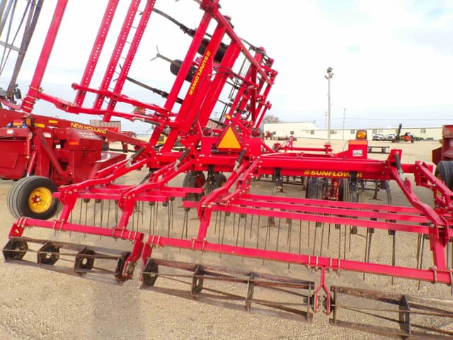 Image of Sunflower 6221 equipment image 4