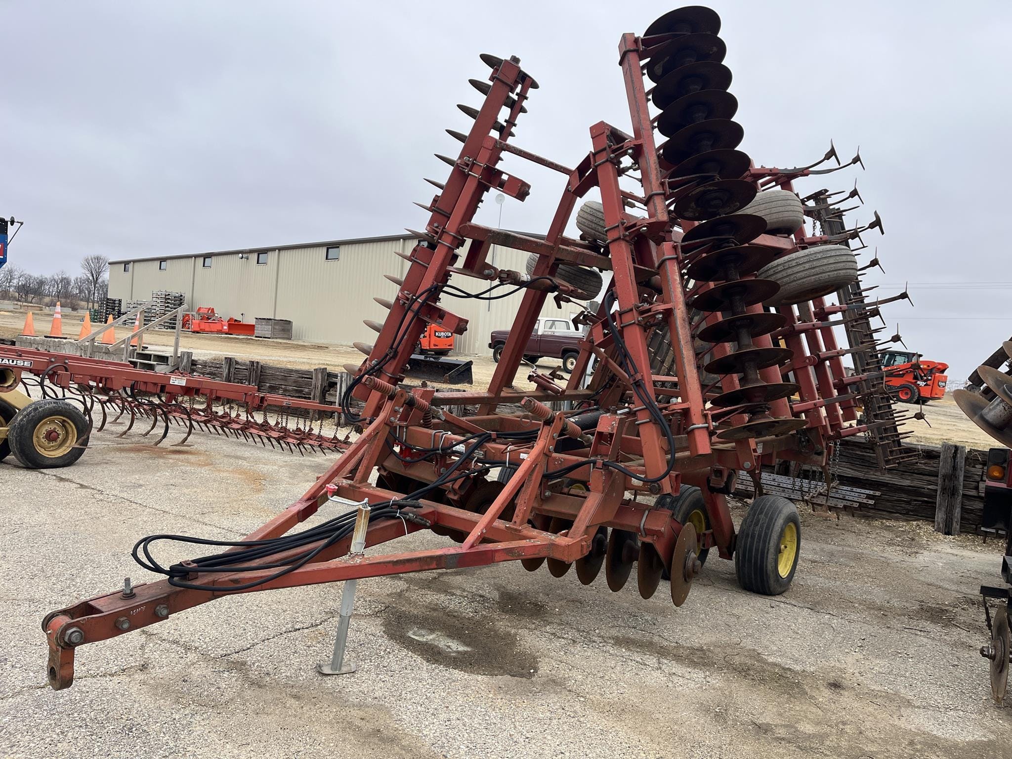 Sunflower 6331-25 Equipment Image0