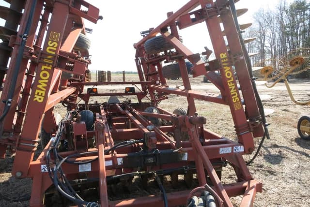 Image of Sunflower 6332 equipment image 3