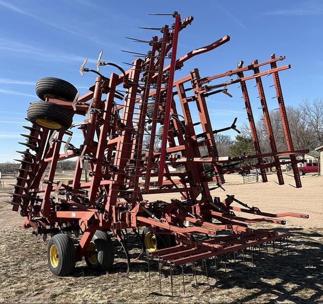 Image of Sunflower 6332-23 equipment image 3