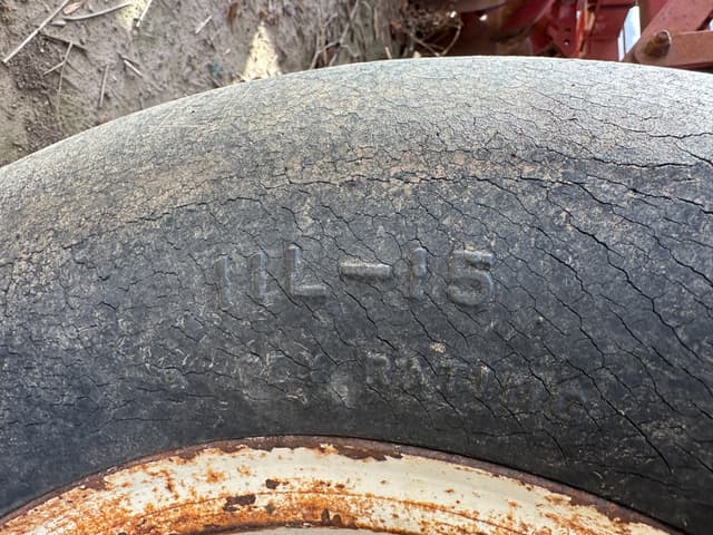 Image of Sunflower 6332-26 equipment image 4