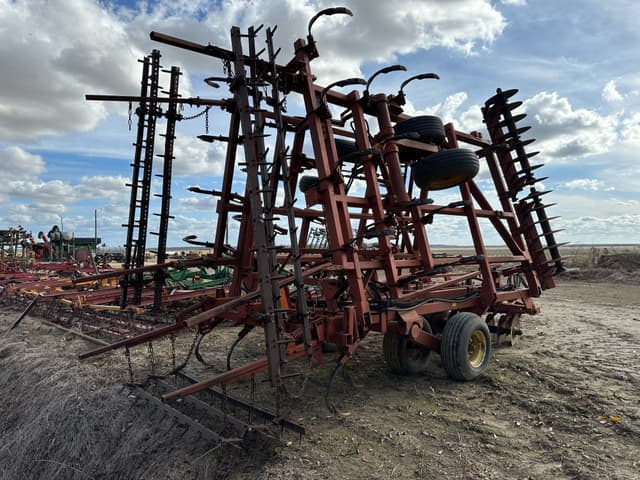 Image of Sunflower 6332-26 equipment image 2