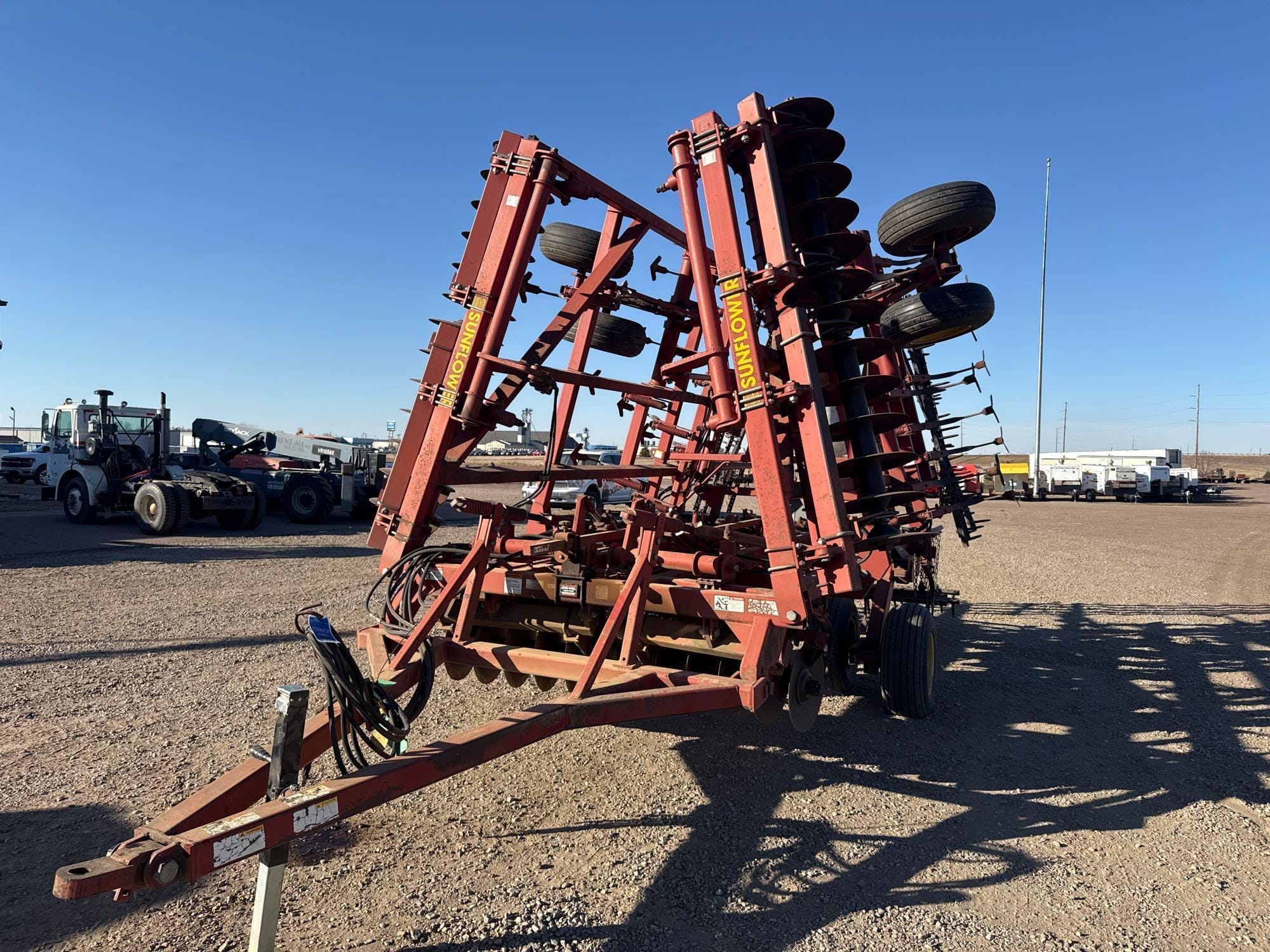 Sunflower 6332 Equipment Image0