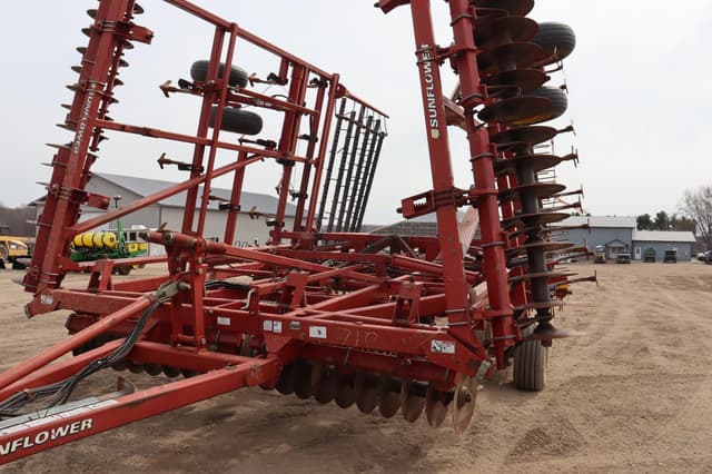 Image of Sunflower 6333-34 equipment image 2