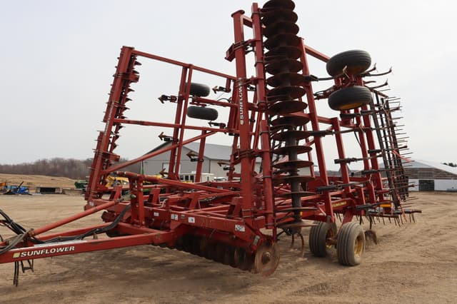 Image of Sunflower 6333-34 equipment image 1