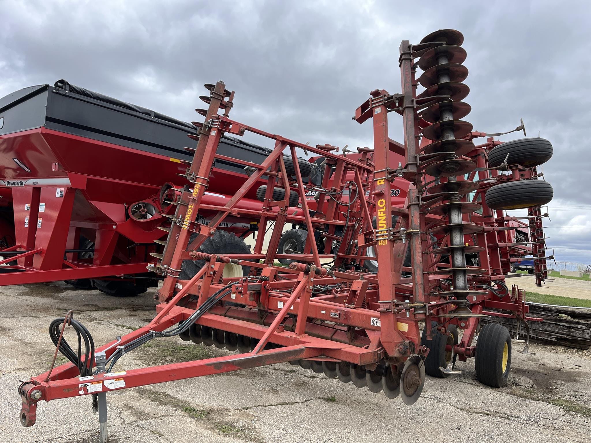 Sunflower 6432-30 Equipment Image0