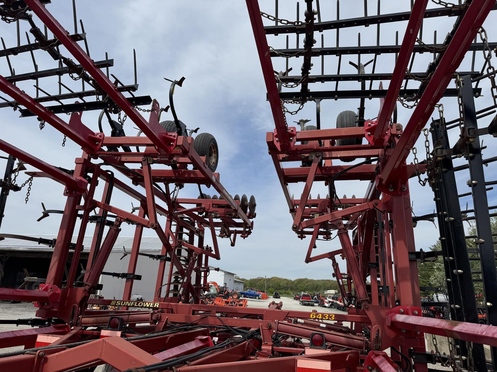 2006 Sunflower 6433-43 Equipment Image0