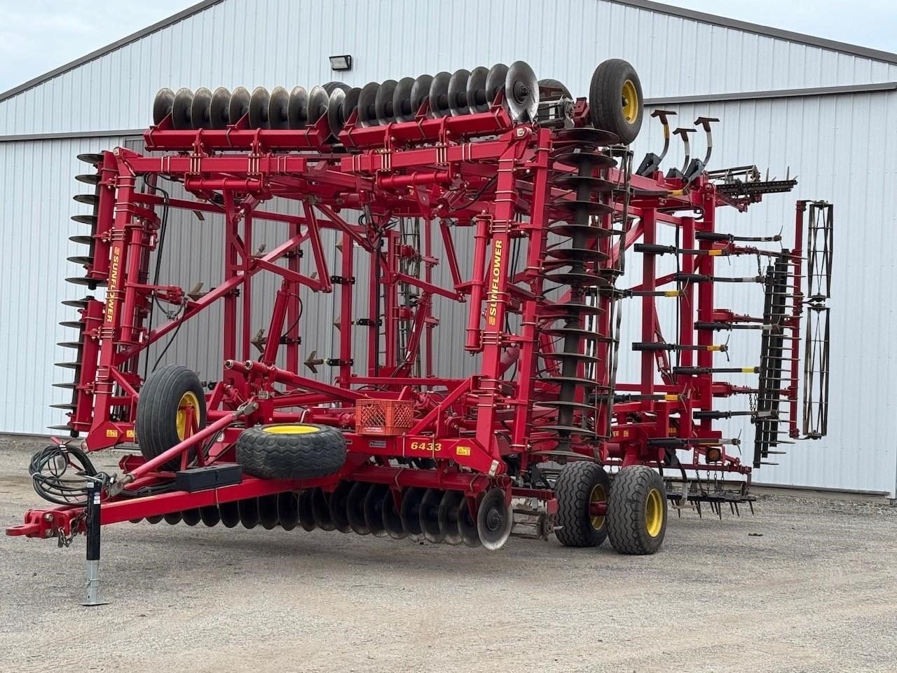 2011 Sunflower 6433-43 Equipment Image0