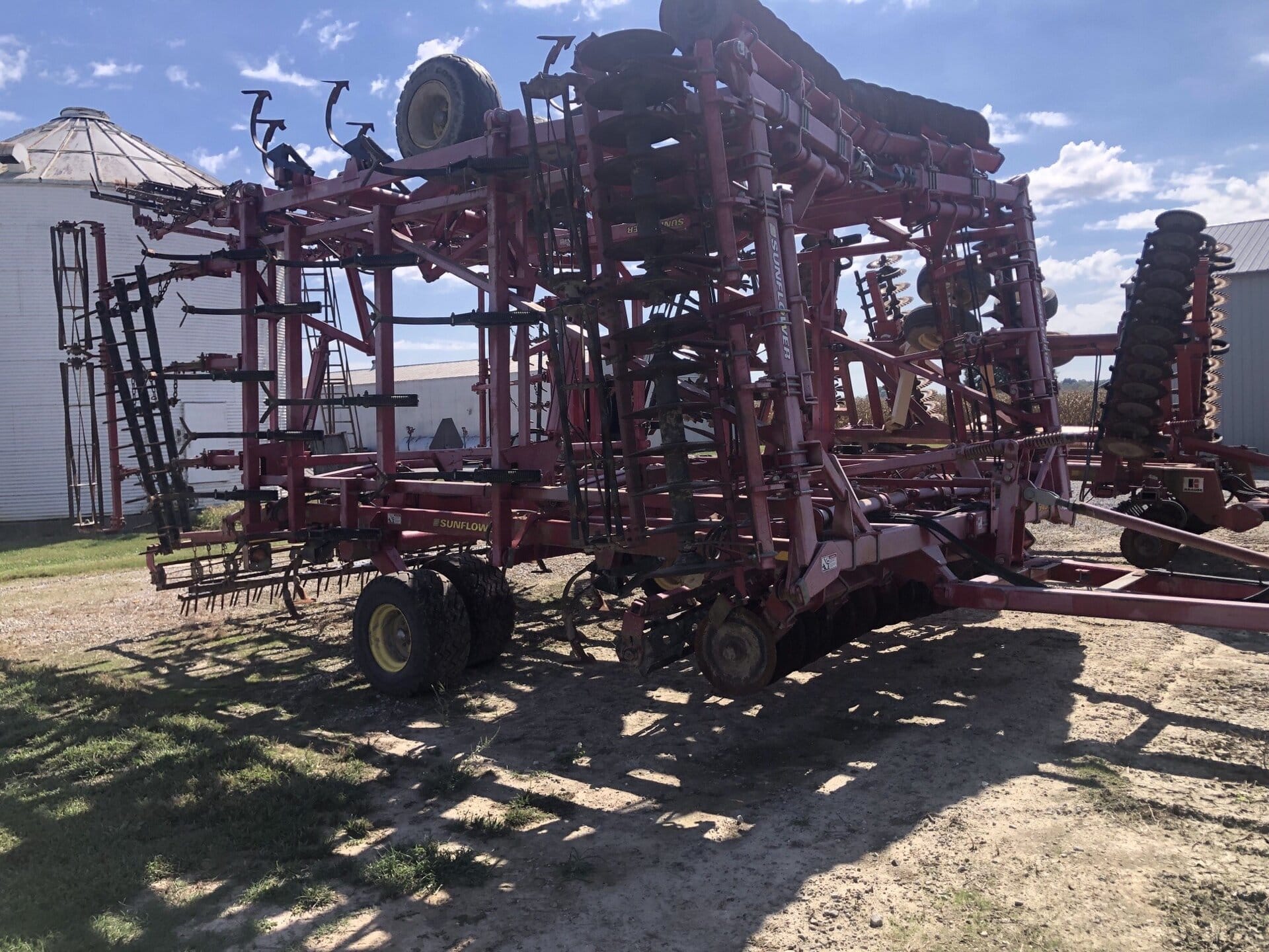 Sunflower 6433 Equipment Image0