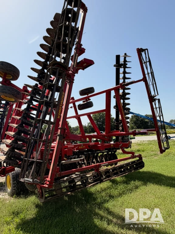 Image of Sunflower 6631 equipment image 3