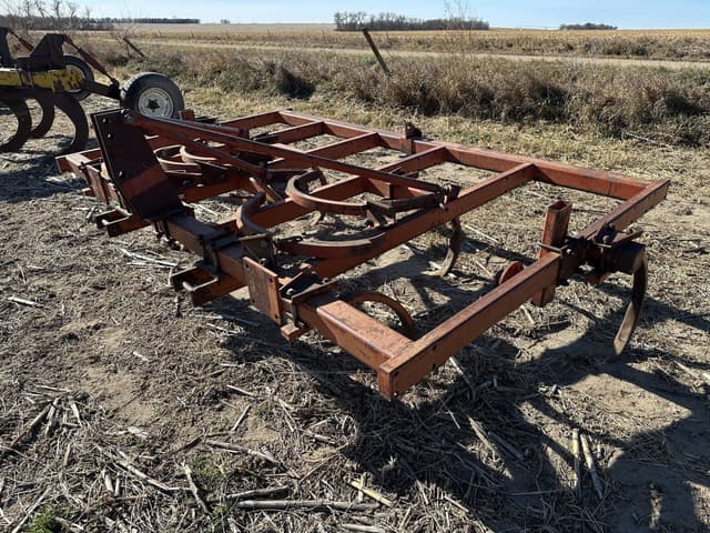 Image of Sunflower 79B-12 equipment image 2