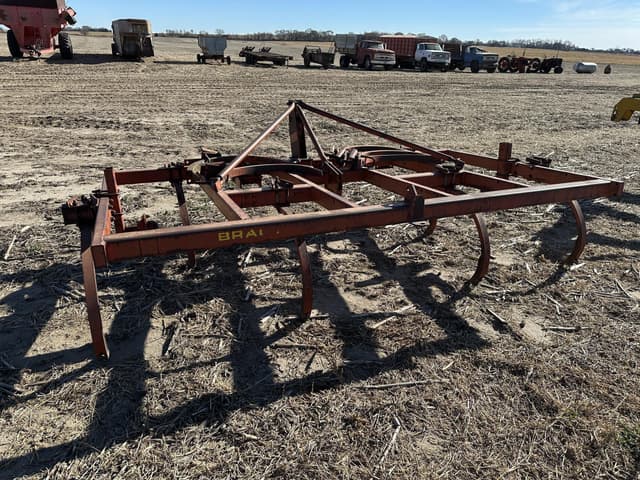 Image of Sunflower 79B-12 equipment image 3