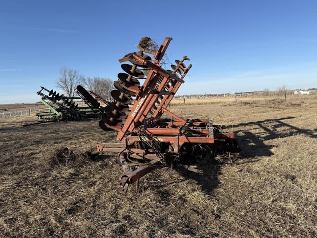 Image of Sunflower 79G2-16 equipment image 1