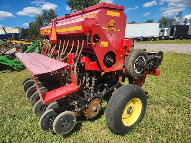 Image of Sunflower 9007 equipment image 1
