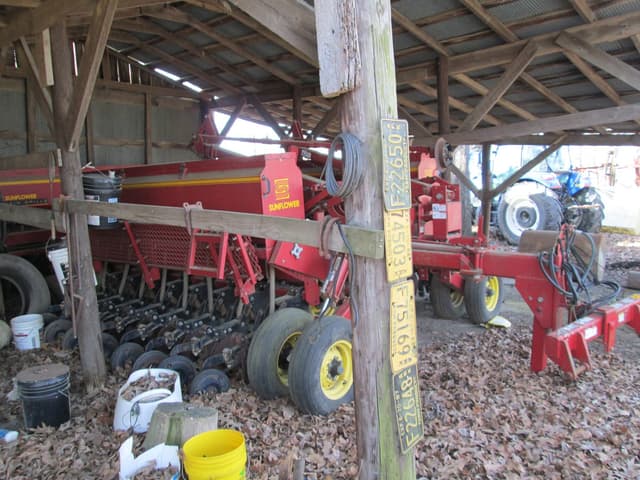 Image of Sunflower 9431 equipment image 1
