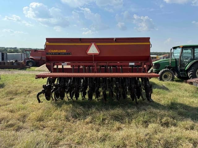 Image of Sunflower 9431 equipment image 2