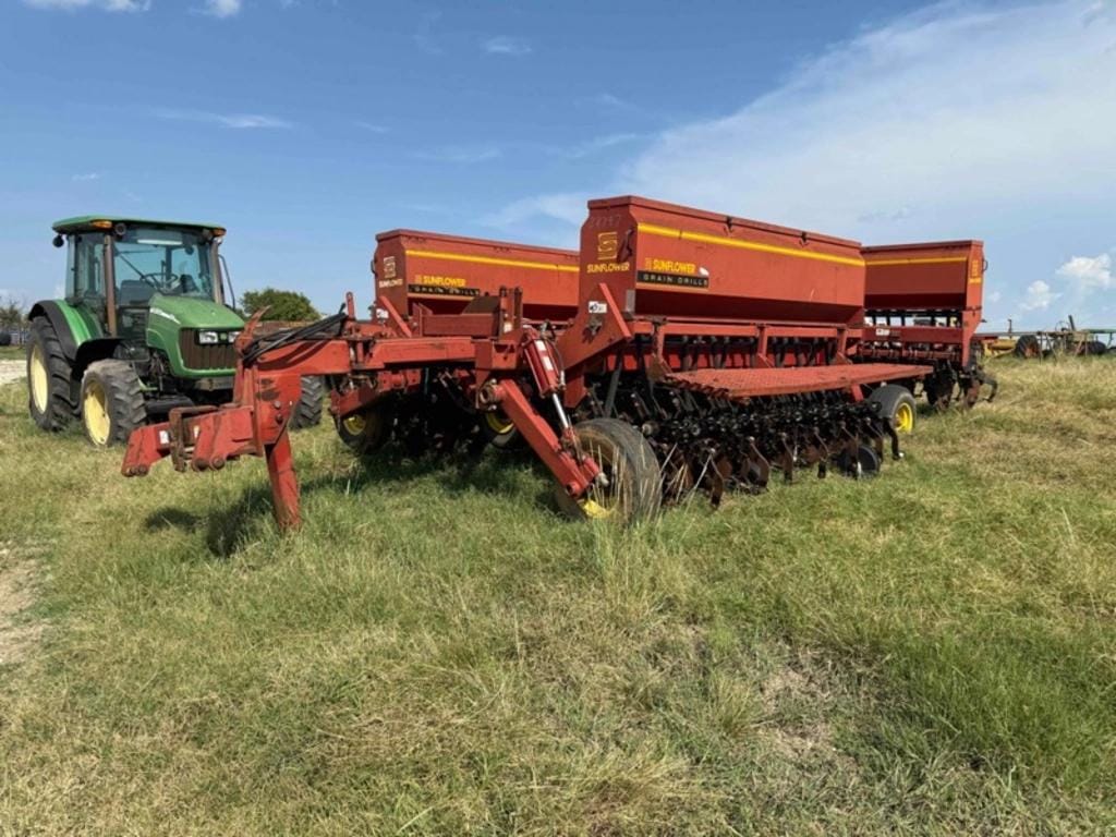 Sunflower 9431 Equipment Image0