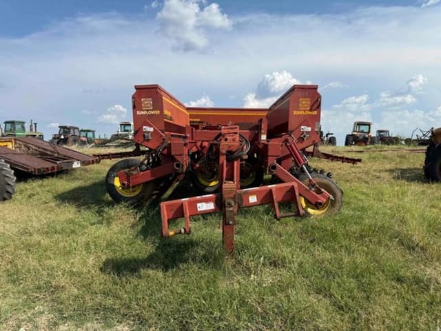 Image of Sunflower 9431 equipment image 4