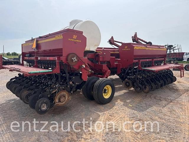 Image of Sunflower 9433 equipment image 2