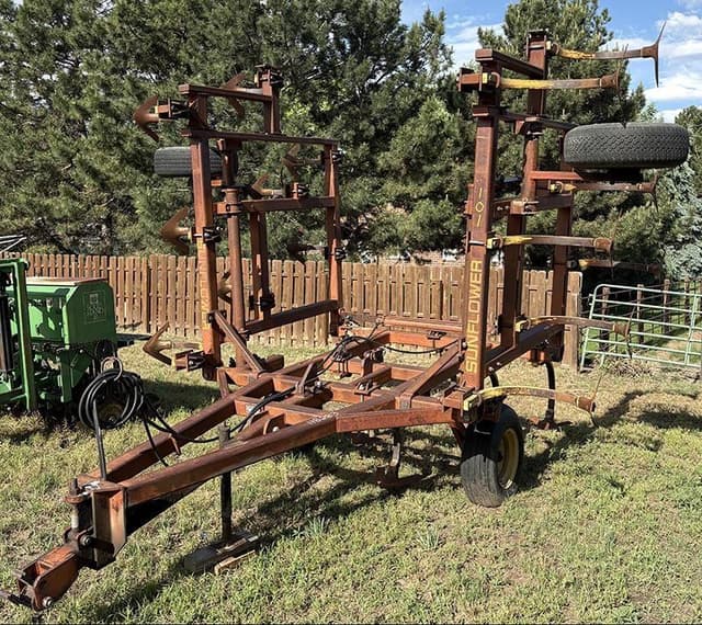 Image of Sunflower B19 equipment image 1