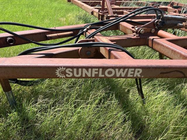 Image of Sunflower 2330 equipment image 4