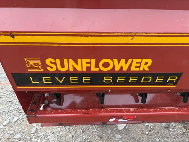 Image of Sunflower 9210 equipment image 4