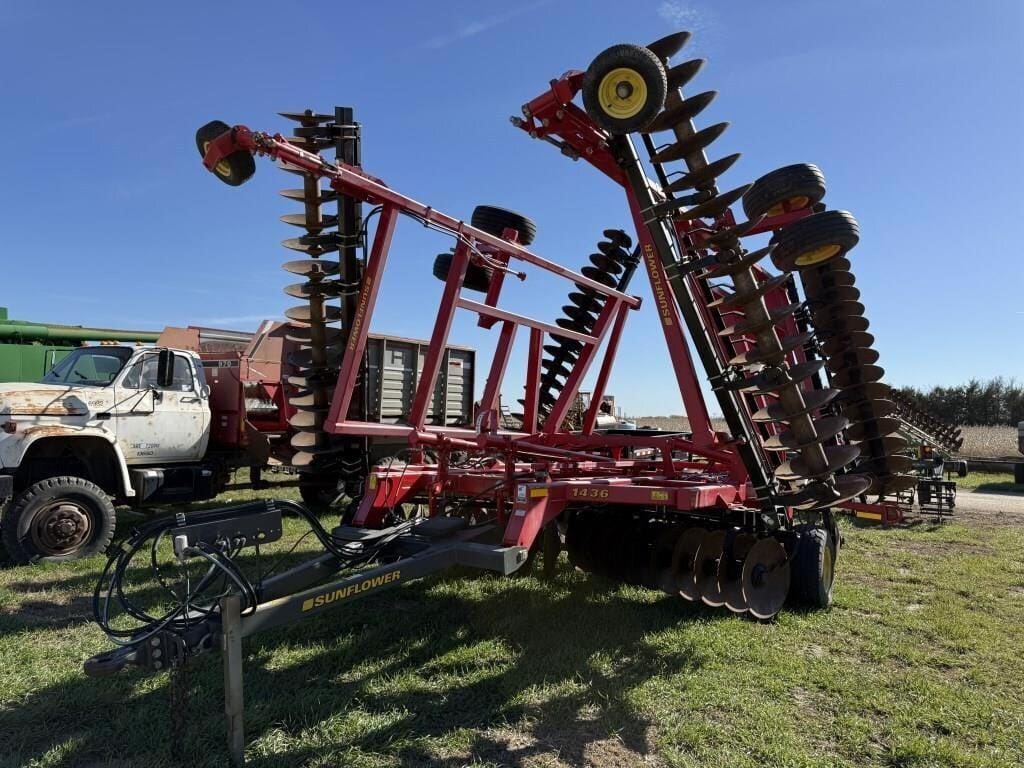 Sunflower 1436 Equipment Image0