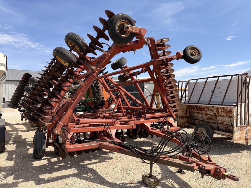 Sunflower 1443 Equipment Image0