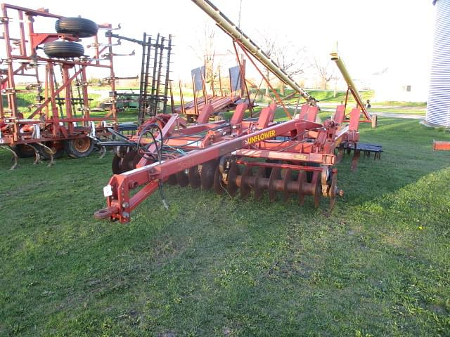 Image of Sunflower 4212 equipment image 2