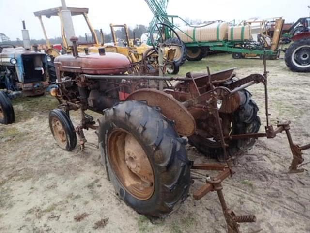 Image of Farmall A equipment image 3