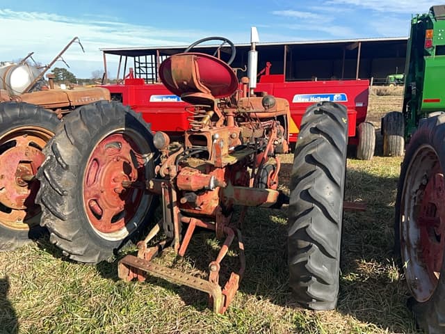 Image of Farmall Super C equipment image 1