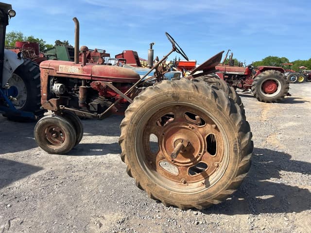 Image of Farmall Super C equipment image 1