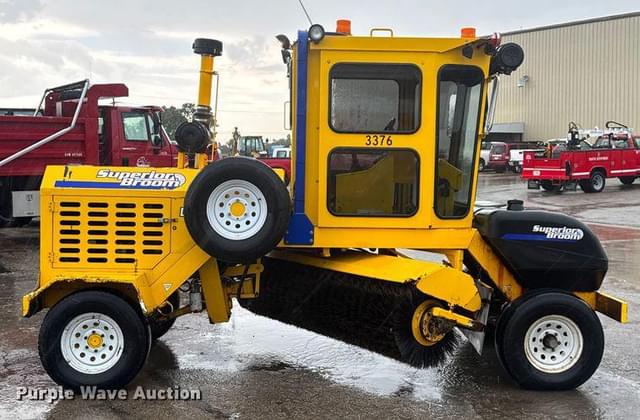 Image of Superior Broom DT80K equipment image 3