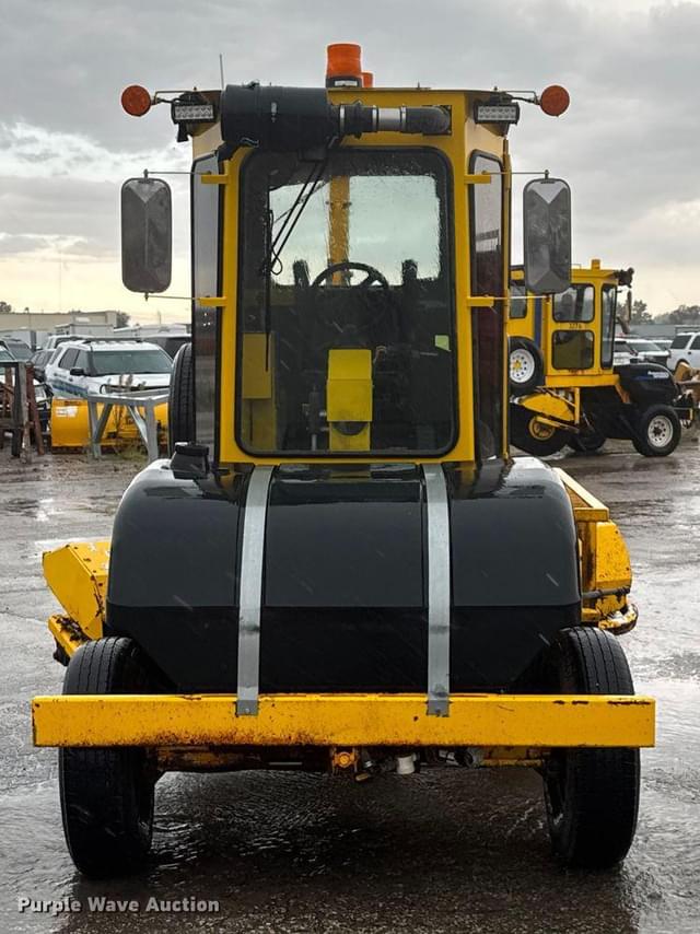 Image of Superior Broom DT80K equipment image 1