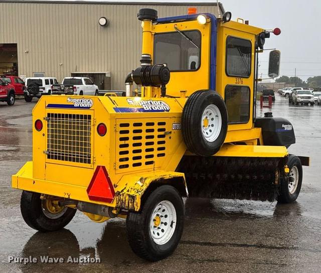 Image of Superior Broom DT80K equipment image 4