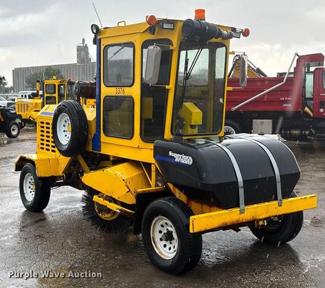Image of Superior Broom DT80K equipment image 2