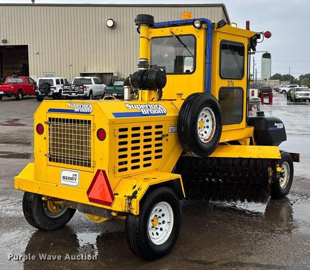 Image of Superior Broom DT80K equipment image 4