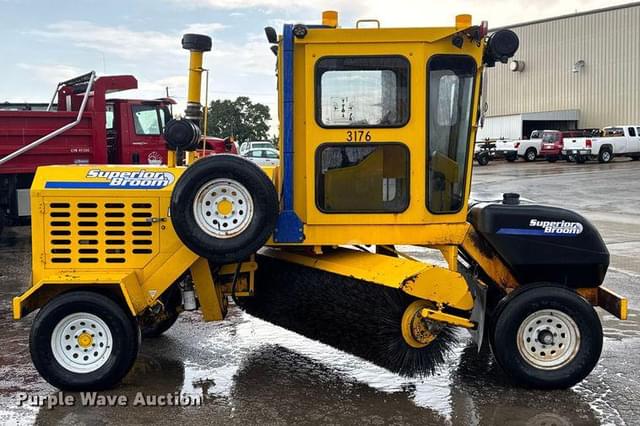 Image of Superior Broom DT80K equipment image 3