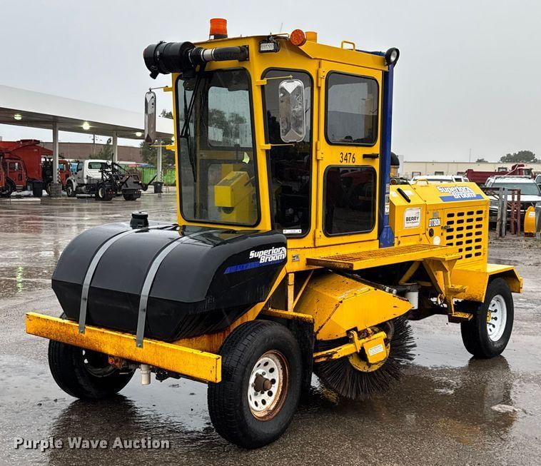 Superior Broom DT80K Equipment Image0