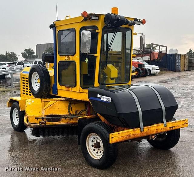Image of Superior Broom DT80K equipment image 2