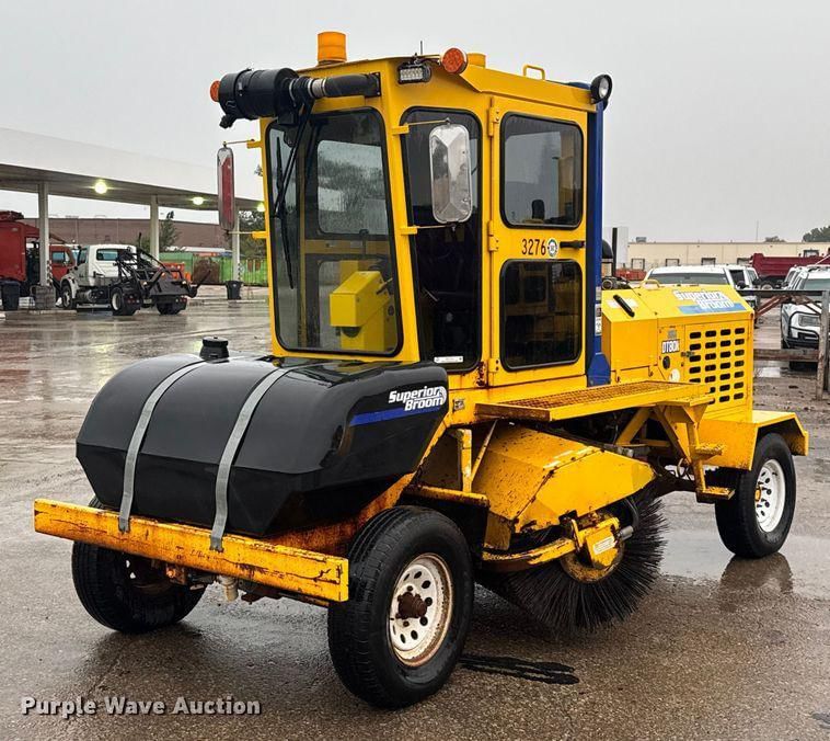 Superior Broom DT80K Equipment Image0
