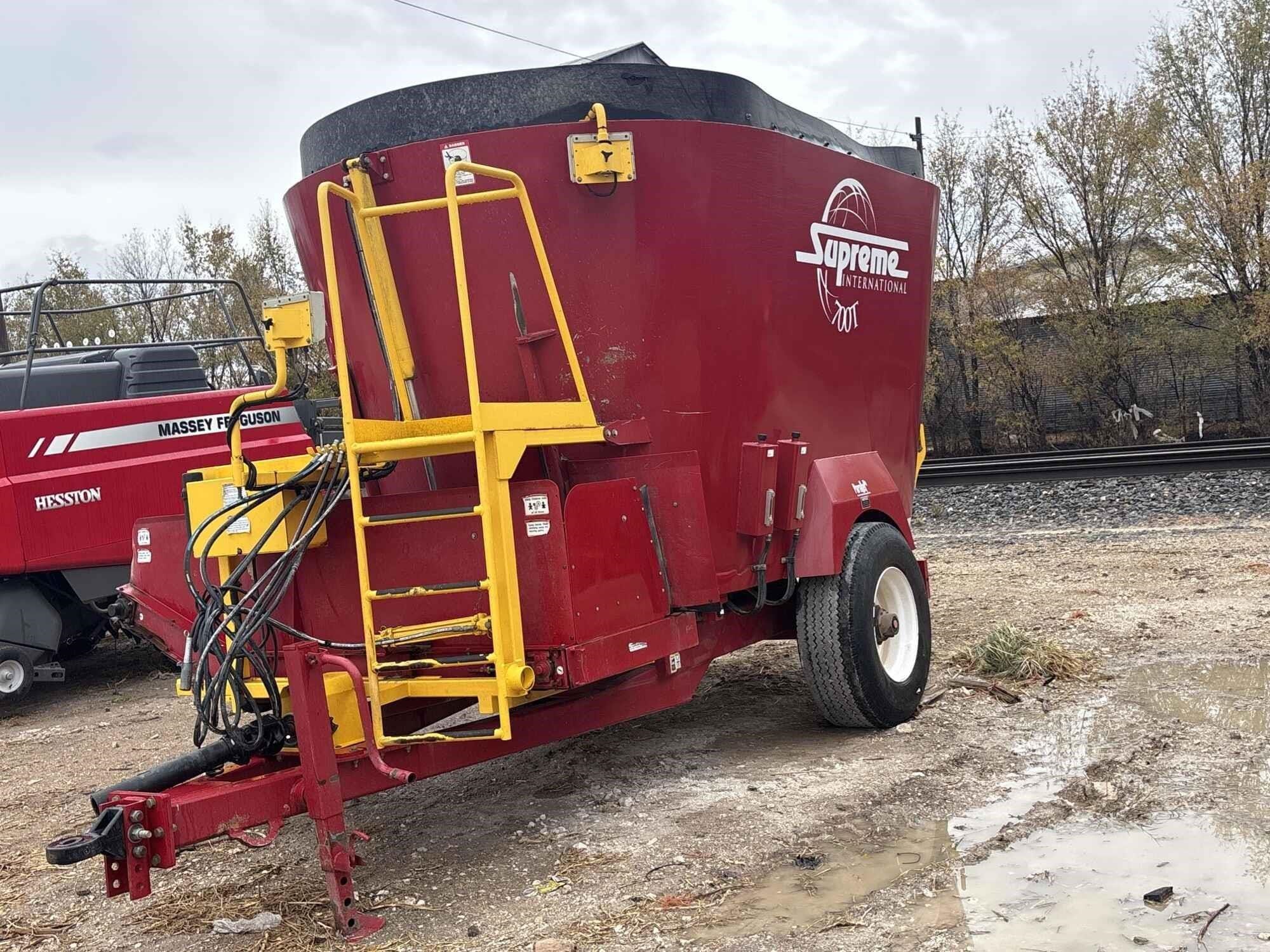 Supreme 700T Equipment Image0