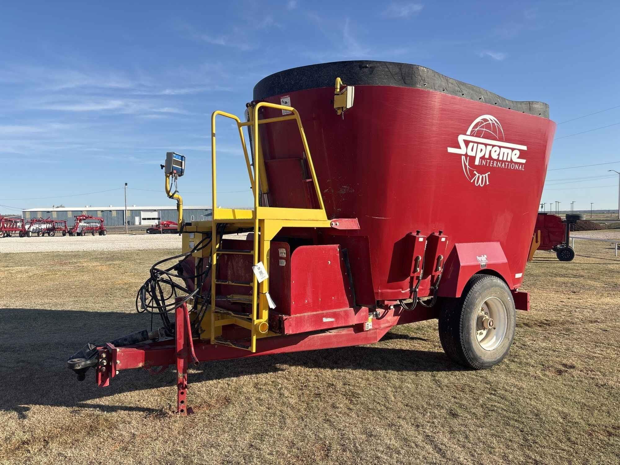 Supreme 700T Equipment Image0