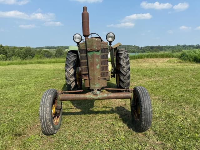 Image of John Deere B equipment image 1