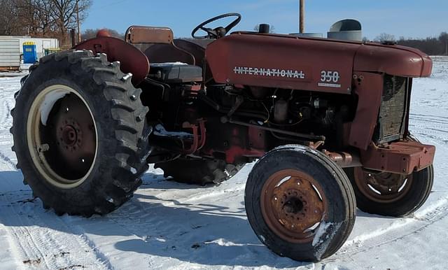 Image of International Harvester 350 equipment image 1