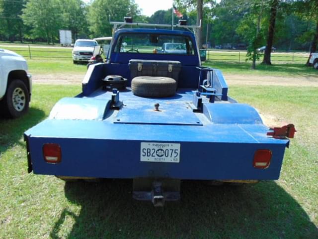 Image of Chevrolet 3500 equipment image 2